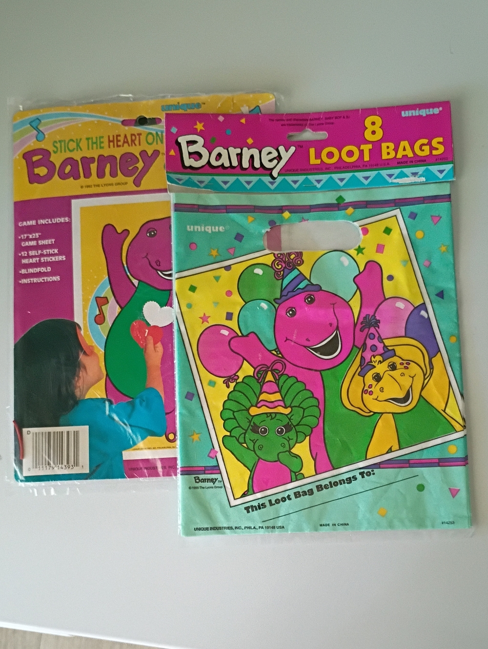 Barney Party Set Of Stick The Heart On Barney And 8 Loot Bags New Old Stock